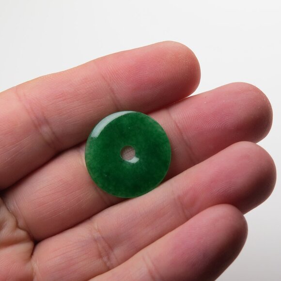 Jade Donut shape Pendent 22mm - Picture 1 of 3